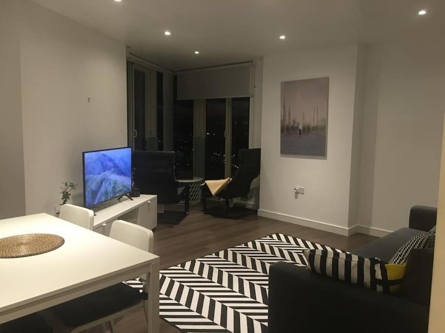 Grand Serviced Apartment***** Кройдон Экстерьер фото